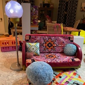 American Girl Couch and Lamp